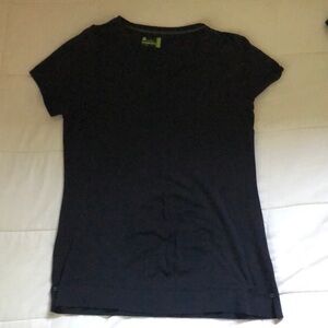Tasc women’s black v neck tshirt size medium